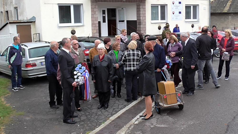 Fotogaléria 4.10.2016 - Odhalenie pamätnej tabule s menami padlých v SNP na cintoríne (50) 4.10.2016 - Odhalenie pamätnej tabule s menami padlých v SNP na cintoríne