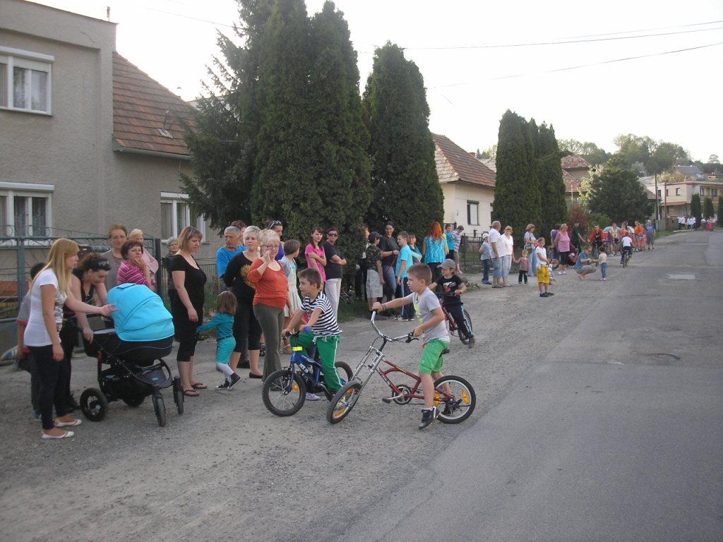 Fotogaléria 30.4.2013 - Stavanie mája (33) 30.4.2013 - Stavanie mája